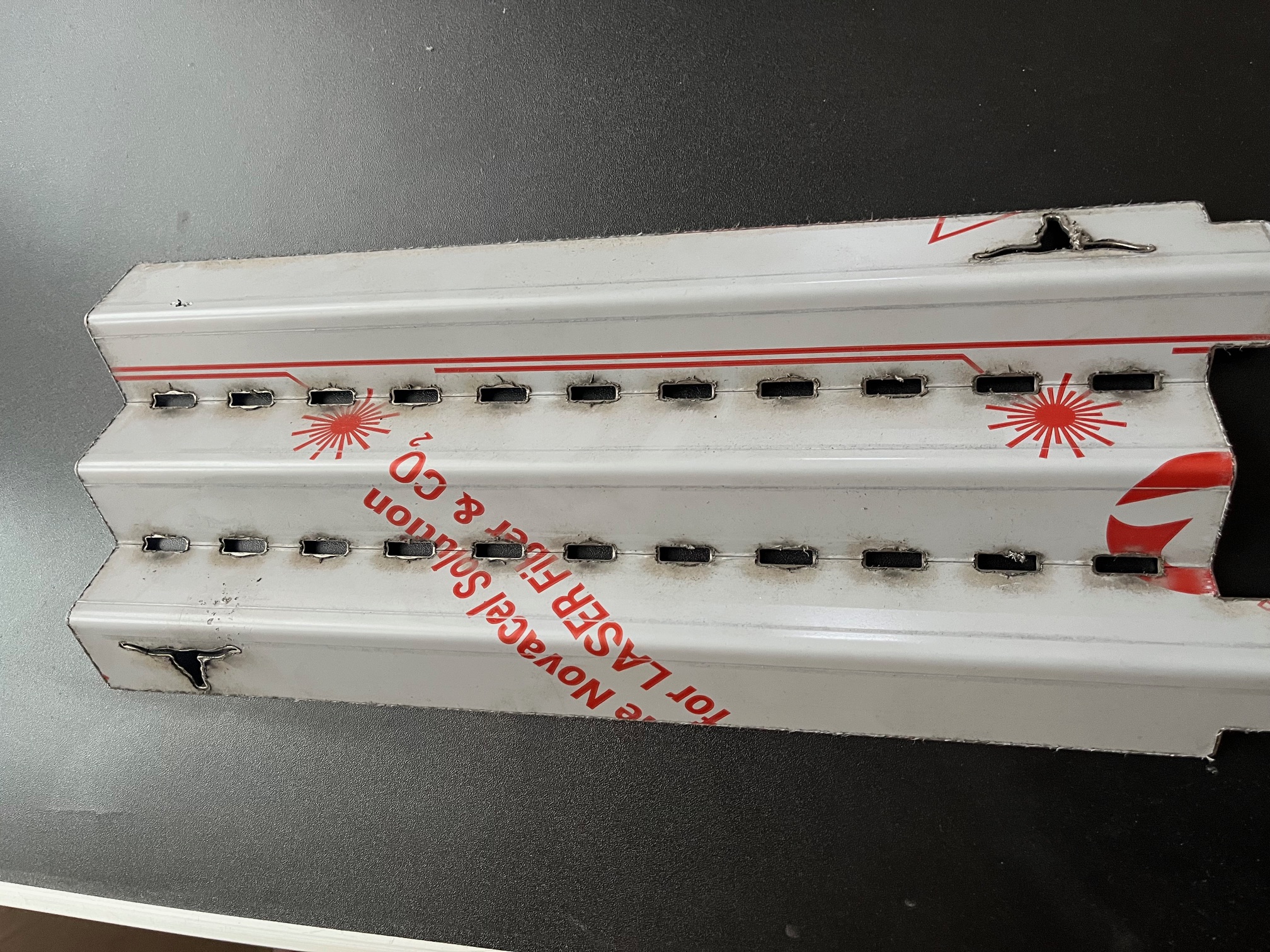 Brennerabdeckung aus Edelstahl passt für Gasgrill von Burnhard " Big Earl "